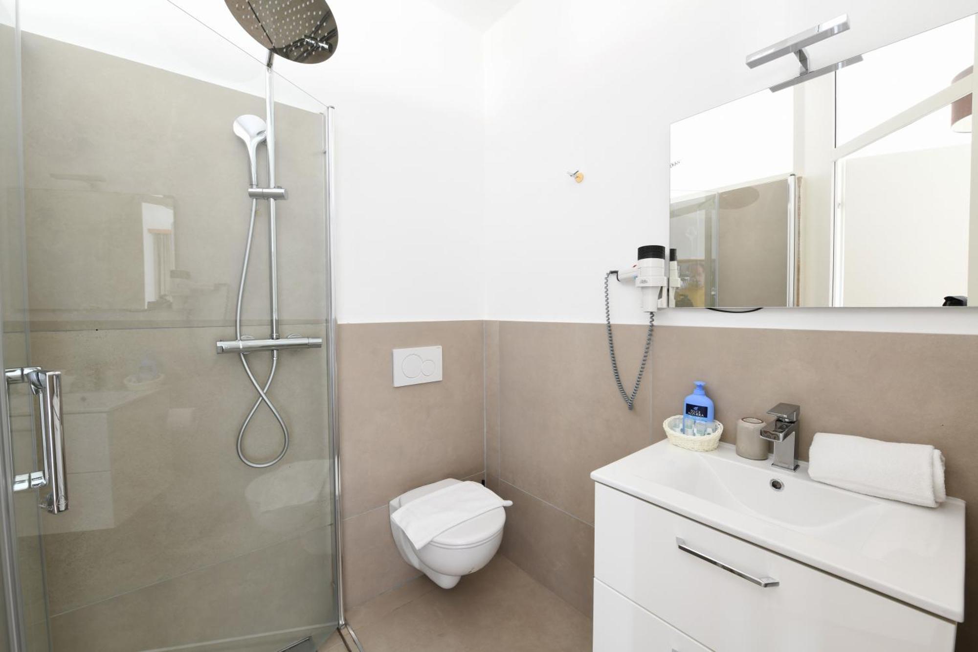 7Rooms - Self Check-In 24H Free Parking Losone Esterno foto