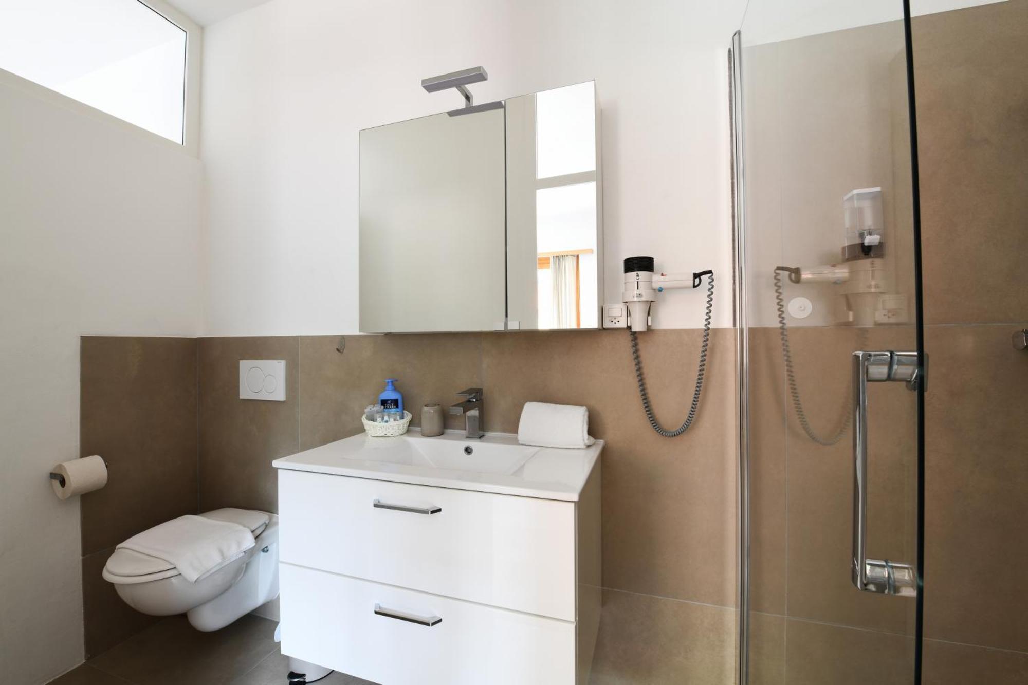 7Rooms - Self Check-In 24H Free Parking Losone Esterno foto