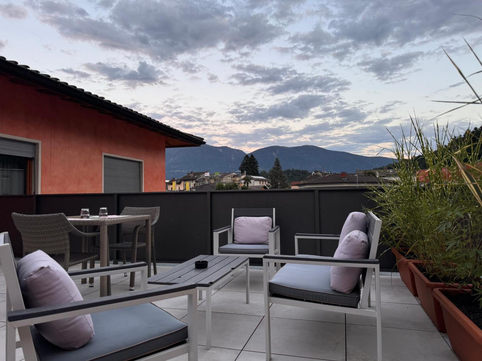 7Rooms - Self Check-In 24H Free Parking Losone Esterno foto